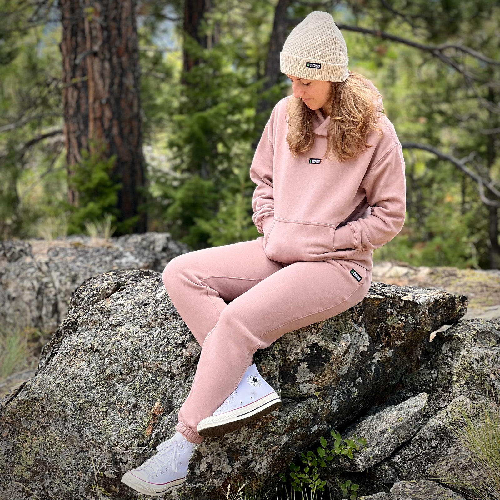 Women's Relaxed Sweatsuit w / Happiness Is Out There Label
