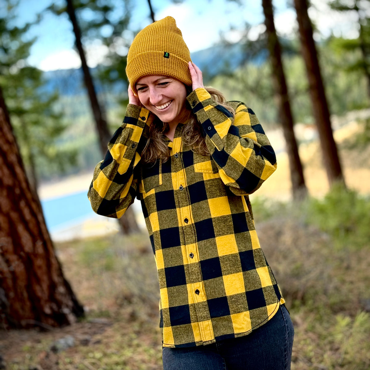 Basecamp Plaid Flannel | SLIM FIT | W / Mountain Tree - The Happy Clothing Company