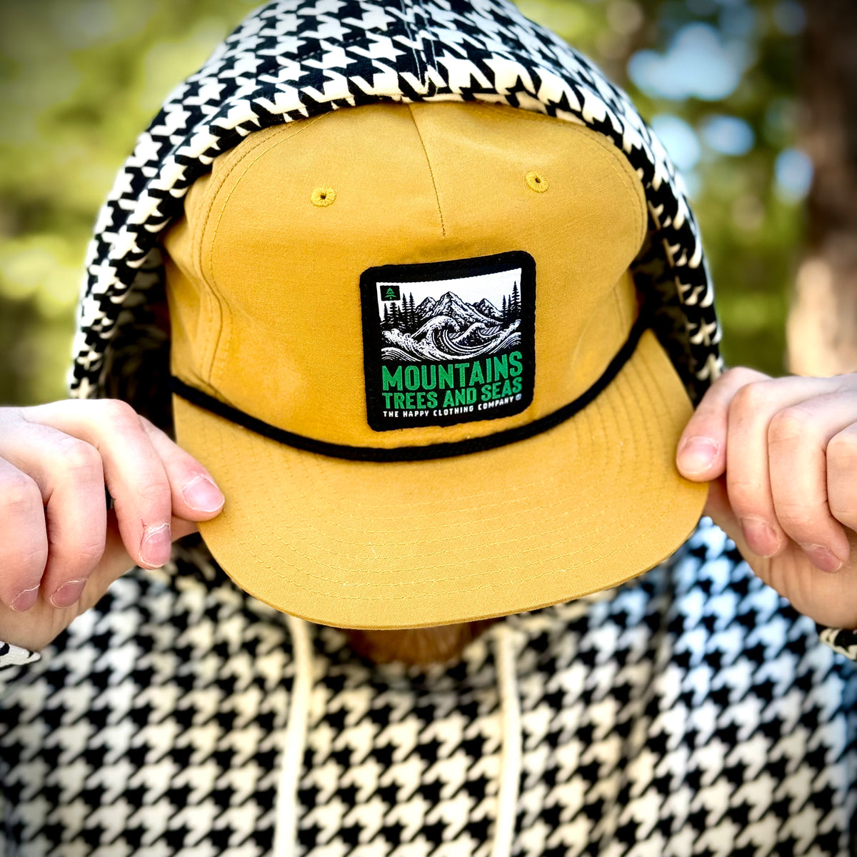 Houndstooth Heavyweight Hoodie W / Mountain Tree - The Happy Clothing Company