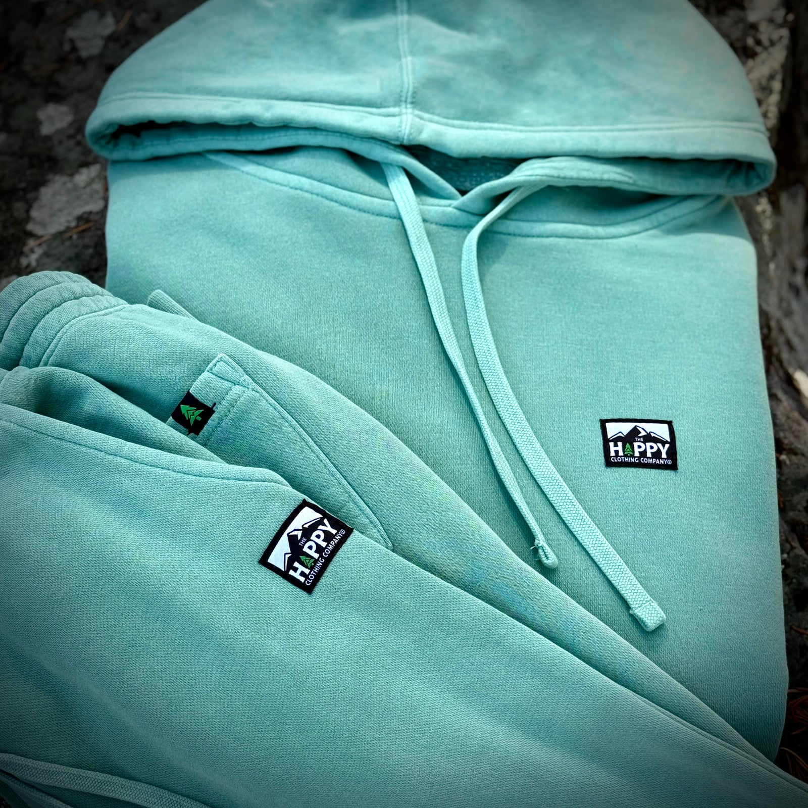 Nature-Dyed Full Sweatsuit w / Logo Label - The Happy Clothing Company